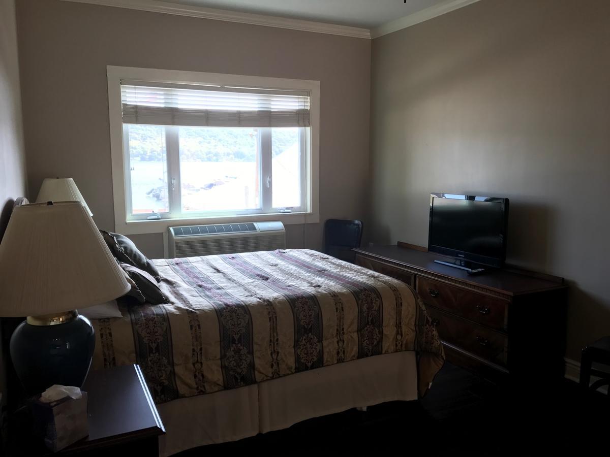 Beachcomber Inn Conesus Bagian luar foto