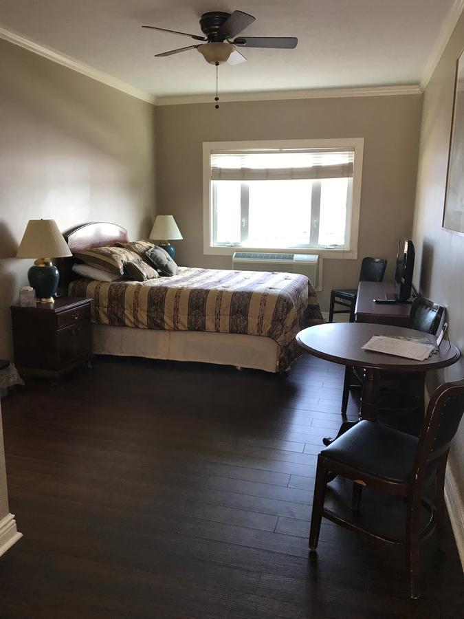 Beachcomber Inn Conesus Bagian luar foto