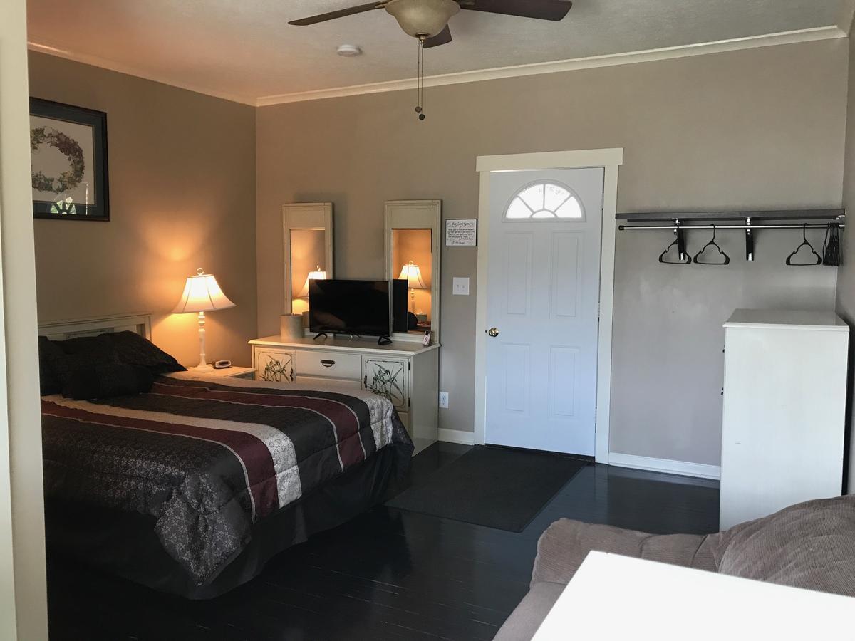 Beachcomber Inn Conesus Bagian luar foto