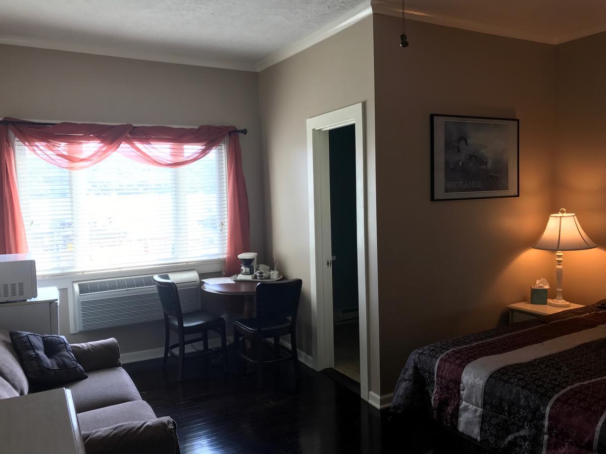 Beachcomber Inn Conesus Bagian luar foto