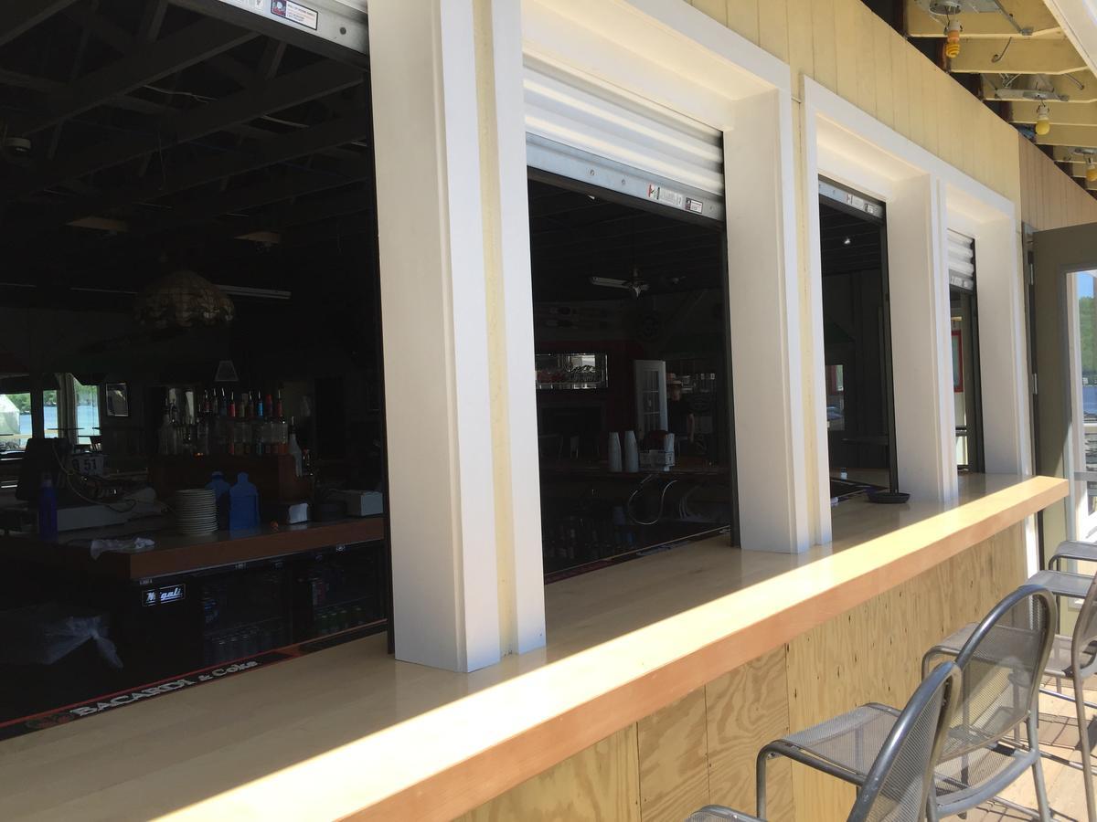 Beachcomber Inn Conesus Bagian luar foto