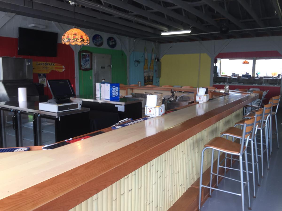 Beachcomber Inn Conesus Bagian luar foto